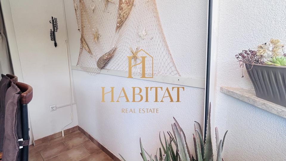 Istra , Zambratija , 2S+DB , terasa , parking , 250m od plaze