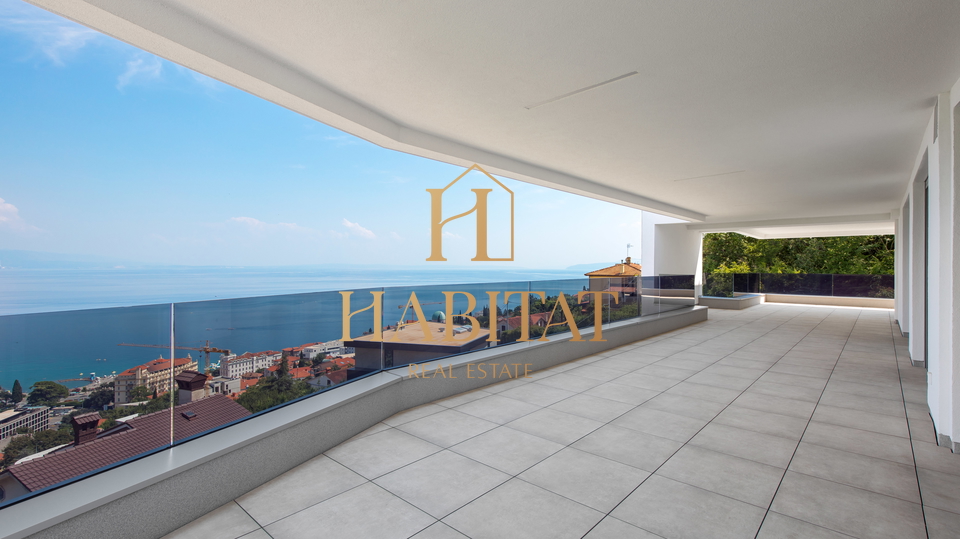 OPATIJA, LUKSUZAN PENTHOUSE SA OTVORENIM POGLEDOM NA MORE, U NOVOGRADNJI S BAZENOM!