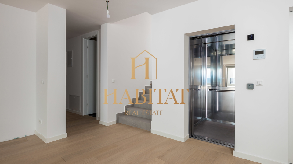 OPATIJA, LUKSUZAN PENTHOUSE SA OTVORENIM POGLEDOM NA MORE, U NOVOGRADNJI S BAZENOM!