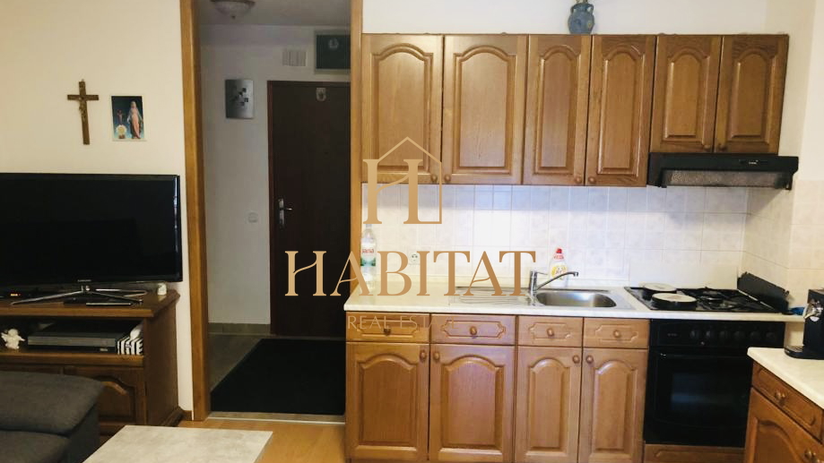 Istra, Červar Porat, apartma 42m2, 1s+db, balkon, 200m od morja