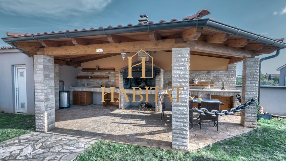 Casa, 450 m2, Vendita, Ližnjan