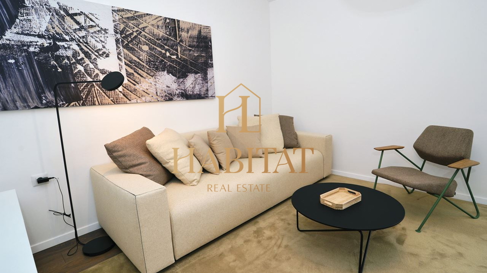 Lovran, stan, 120 m2, prvi red do mora