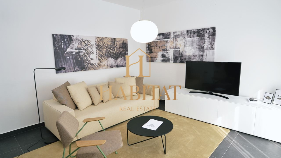 Lovran, stan, 120 m2, prvi red do mora