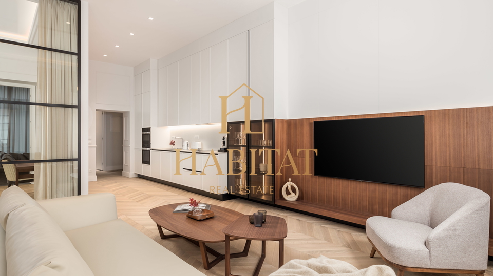 Opatija - centar&comma; luksuzan stan u povijesnoj vili&comma; 2S&plus;DB