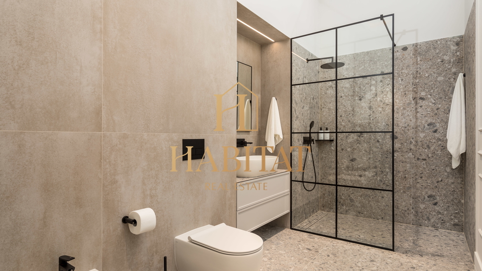 Opatija - centar&comma; luksuzan stan u povijesnoj vili&comma; 2S&plus;DB