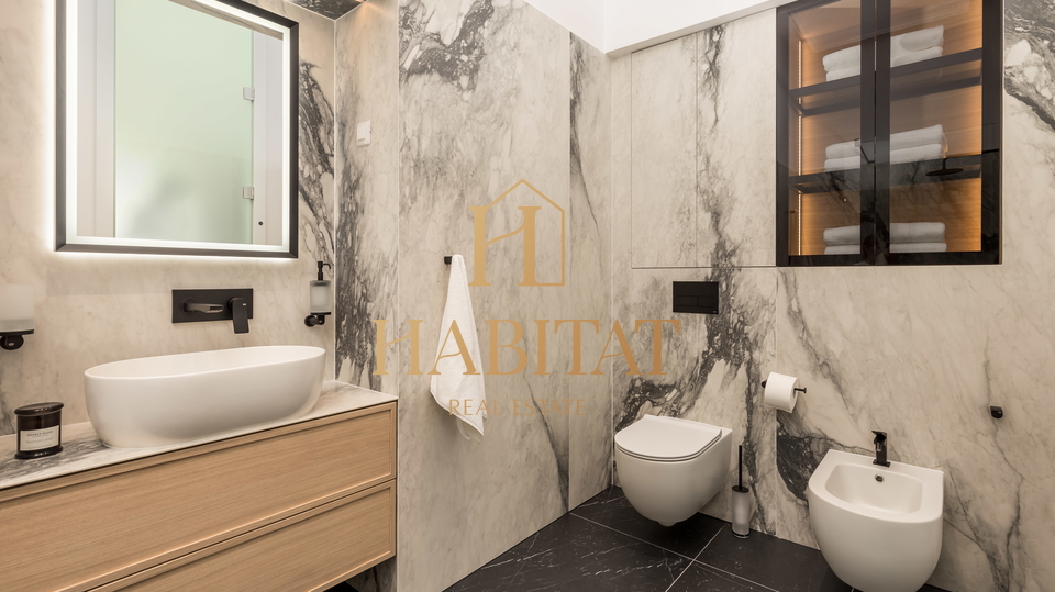 Opatija - centar&comma; luksuzan stan u povijesnoj vili&comma; 2S&plus;DB