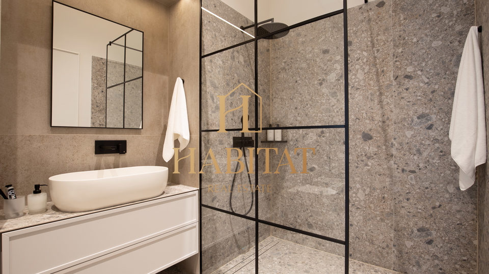 Opatija - centar&comma; luksuzan stan u povijesnoj vili&comma; 2S&plus;DB