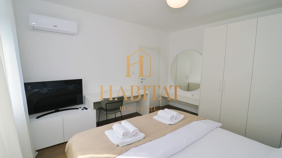 Lovran, stan, 120 m2, prvi red do mora