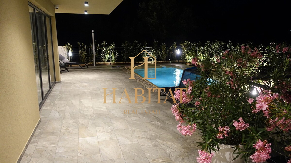 House, 190 m2, For Sale, Mošćenička Draga