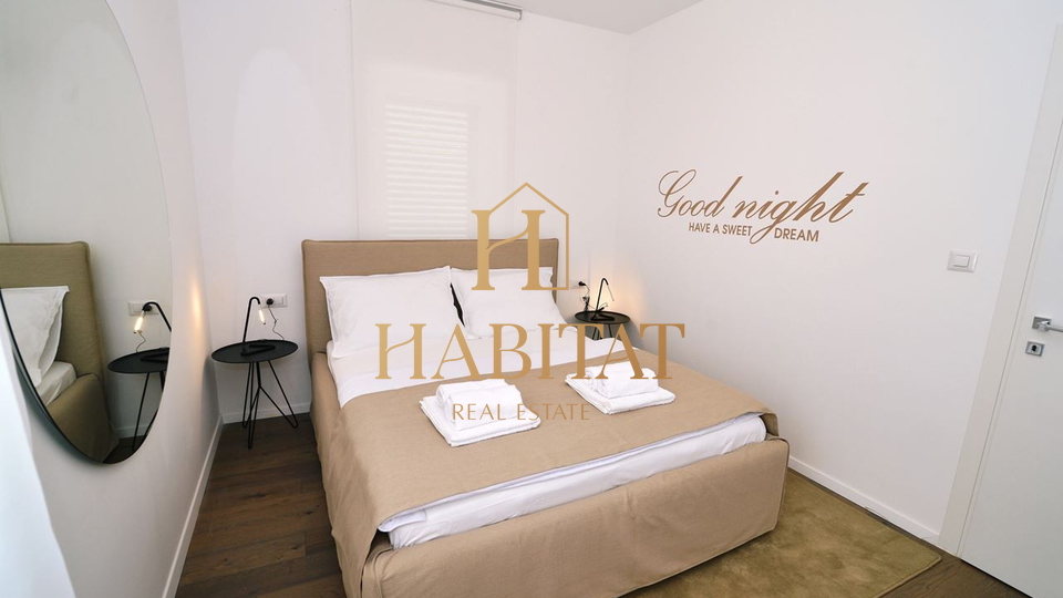 Lovran, stan, 120 m2, prvi red do mora