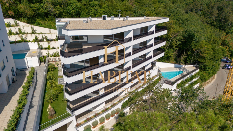 Opatija, novogradnja sa 7 stanova, garažom i bazenom