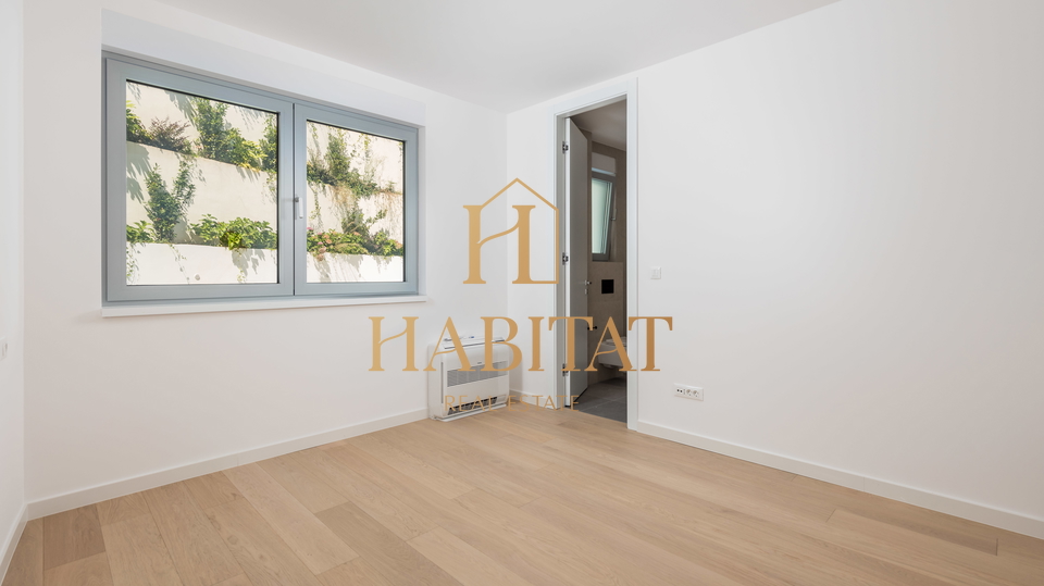 Opatija, stan 2S+DB s bazenom i pogledom na more