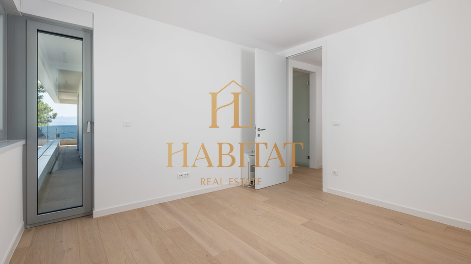 Opatija, stan 2S+DB s bazenom i pogledom na more