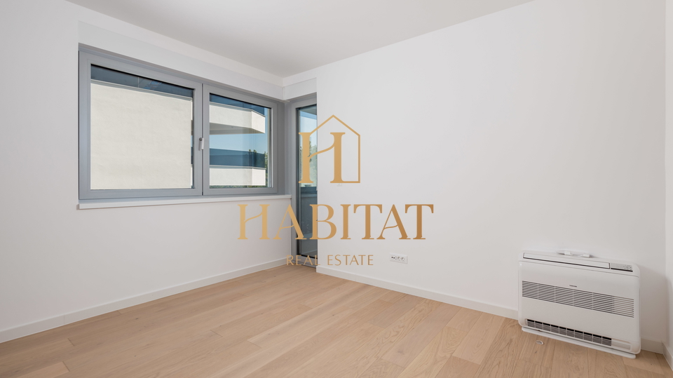 Opatija, stan 2S+DB s bazenom i pogledom na more