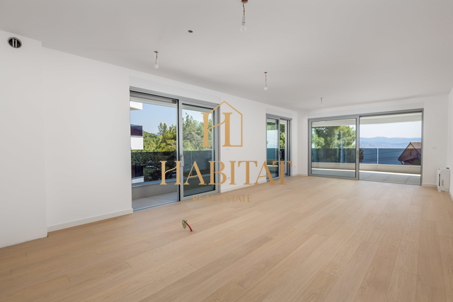 Opatija, stan 2S+DB s bazenom i pogledom na more