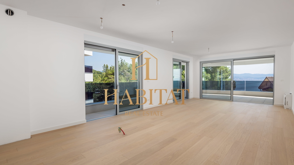 Opatija, stan 2S+DB s bazenom i pogledom na more