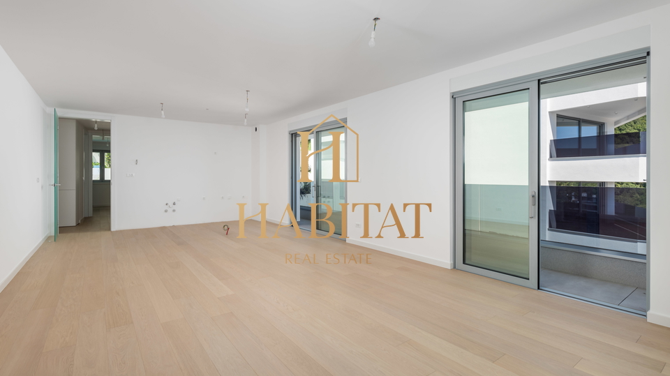 Opatija, stan 2S+DB s bazenom i pogledom na more