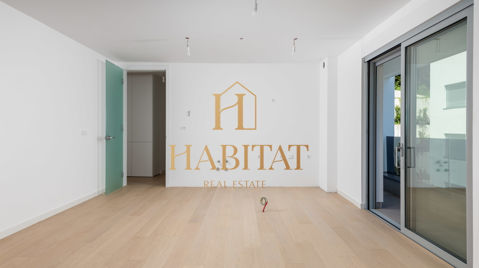 Opatija, stan 2S+DB s bazenom i pogledom na more