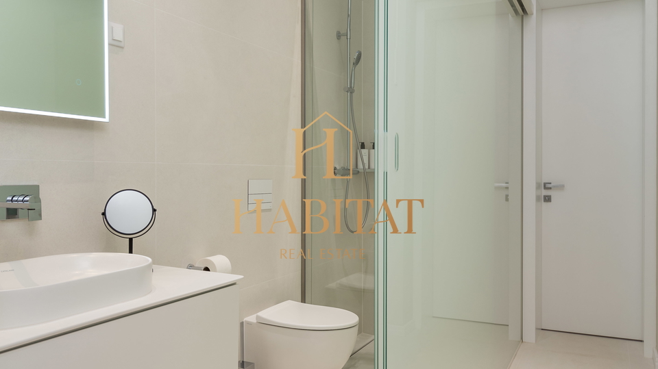 Opatija - centar&comma; luksuzan stan u povijesnoj vili&comma; 2S&plus;DB