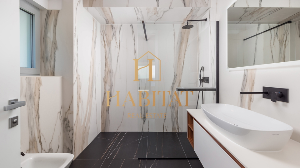 Wohnung, 367 m2, Verkauf, Opatija