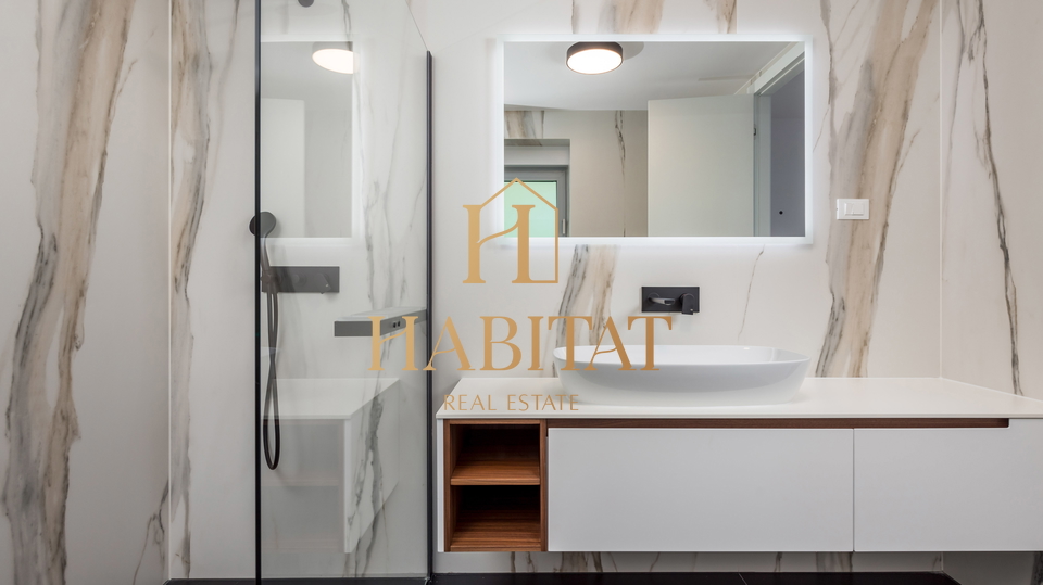 Wohnung, 367 m2, Verkauf, Opatija