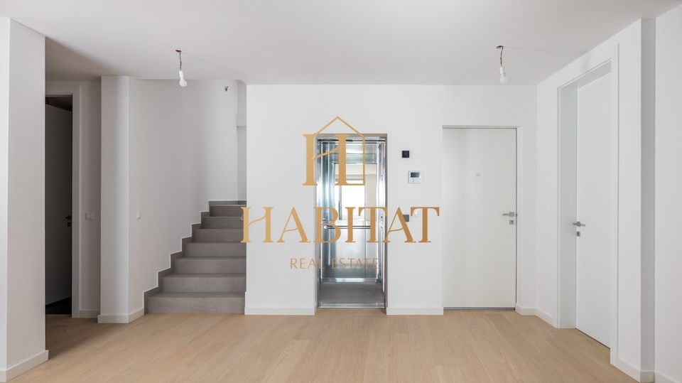 Wohnung, 367 m2, Verkauf, Opatija