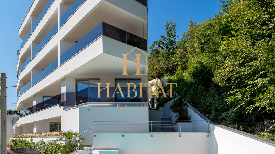 Opatija, novogradnja sa 7 stanova, garažom i bazenom