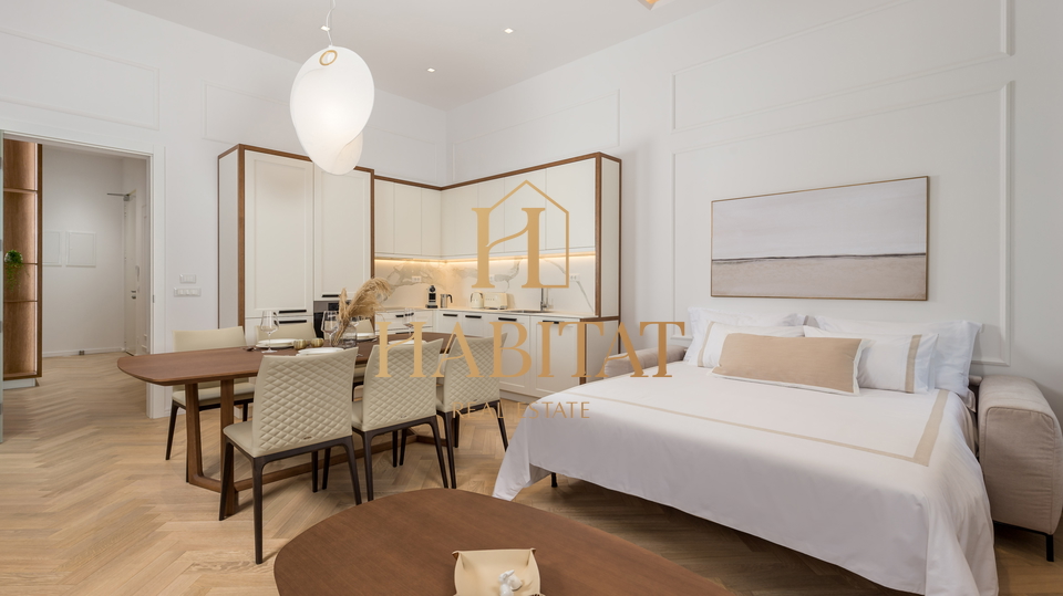 Opatija - centar&comma; luksuzan stan u povijesnoj vili&comma; 2S&plus;DB