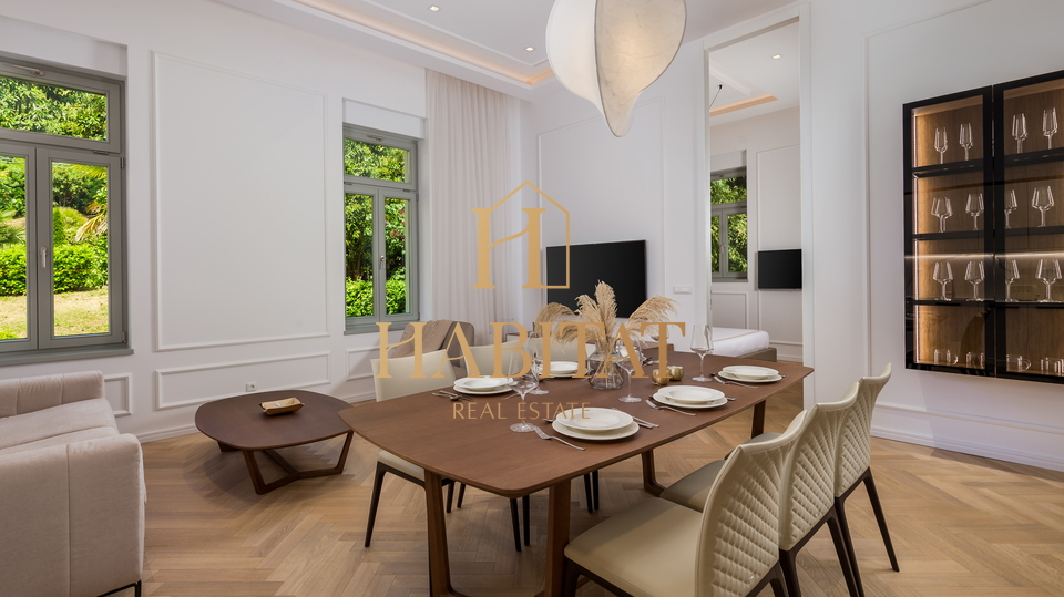 Opatija - centar&comma; luksuzan stan u povijesnoj vili&comma; 2S&plus;DB