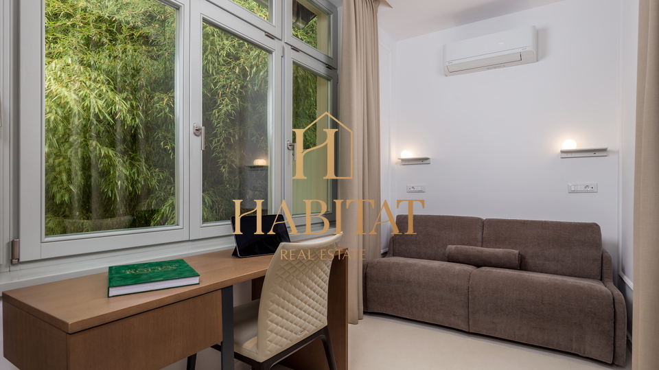 Opatija - centar&comma; luksuzan stan u povijesnoj vili&comma; 2S&plus;DB