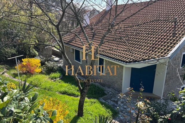 Matulji, samostojeća kuća s bazenom