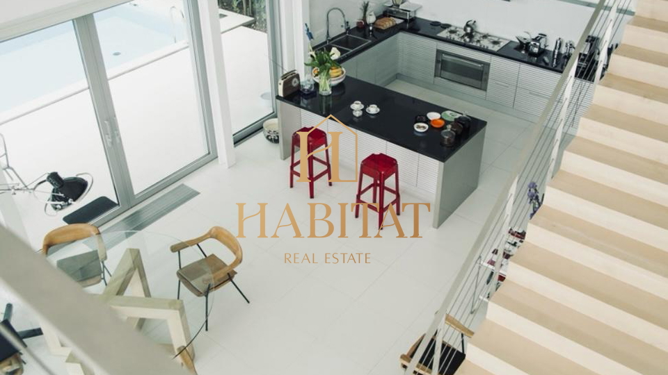 House, 600 m2, For Sale, Opatija