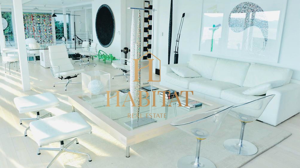 House, 600 m2, For Sale, Opatija