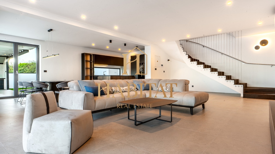 Haus, 219 m2, Verkauf, Lovran