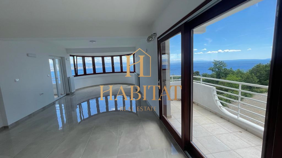 Opatija&comma; stan s pogledom na Kvarner&comma; 2S&plus;DB&comma; 150 m2