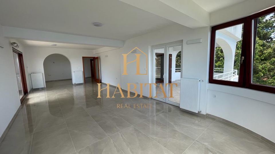 Opatija&comma; stan s pogledom na Kvarner&comma; 2S&plus;DB&comma; 150 m2