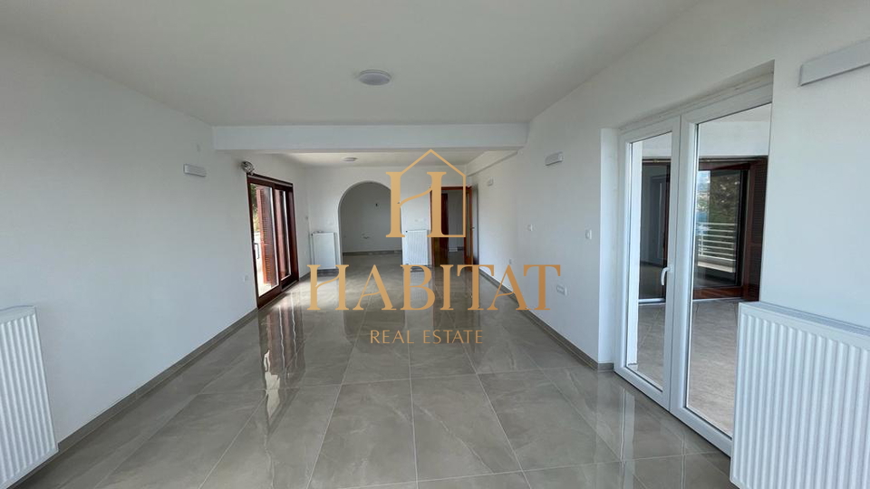 Opatija&comma; stan s pogledom na Kvarner&comma; 2S&plus;DB&comma; 150 m2