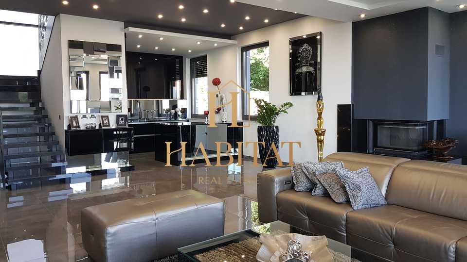 House&comma; 756 m2&comma; For Sale&comma; Opatija