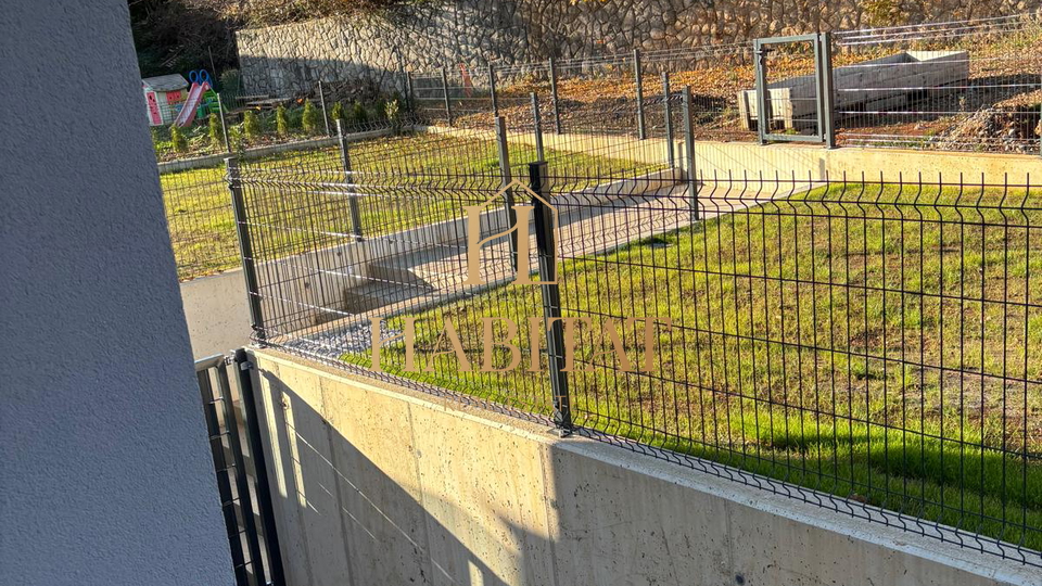 Lovran&comma; stan s vrtom u novogradnji&comma; 3S&plus;DB&comma; 207&comma;10 m2