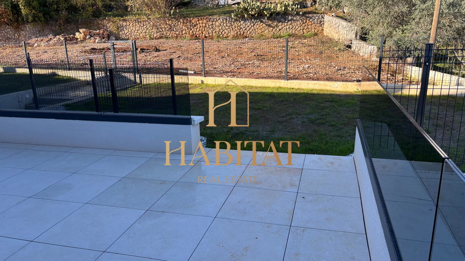 Lovran&comma; stan s vrtom u novogradnji&comma; 3S&plus;DB&comma; 207&comma;10 m2