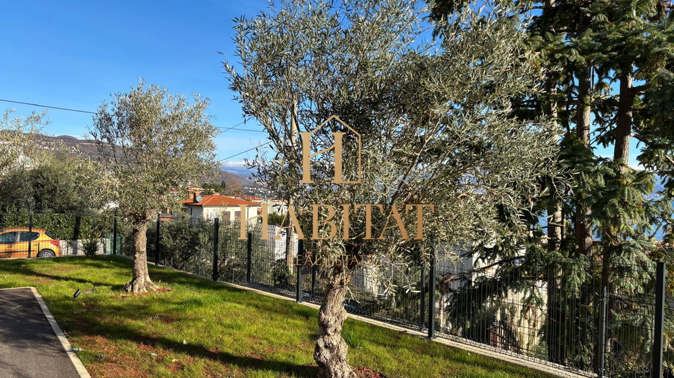 Lovran&comma; stan s vrtom u novogradnji&comma; 2S&plus;DB&comma; 114&comma;82 m2