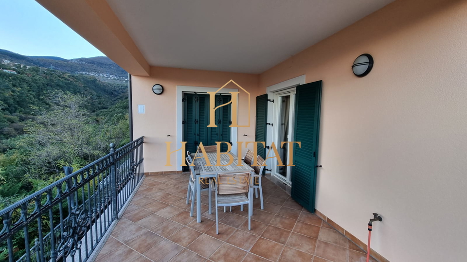 Opatija - I&ccaron;i&cacute;i&comma; eta&zcaron;a vile s velikom terasom i pogledom na more