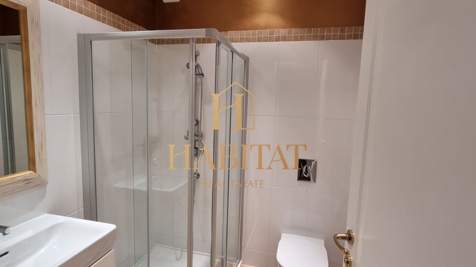 Opatija - I&ccaron;i&cacute;i&comma; eta&zcaron;a vile s velikom terasom i pogledom na more