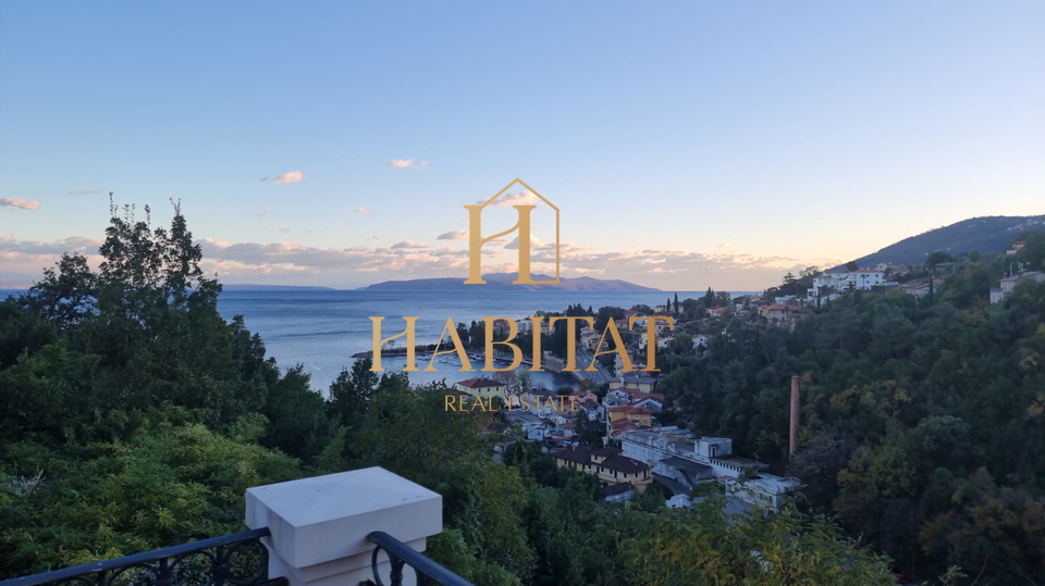 Opatija - I&ccaron;i&cacute;i&comma; eta&zcaron;a vile s velikom terasom i pogledom na more