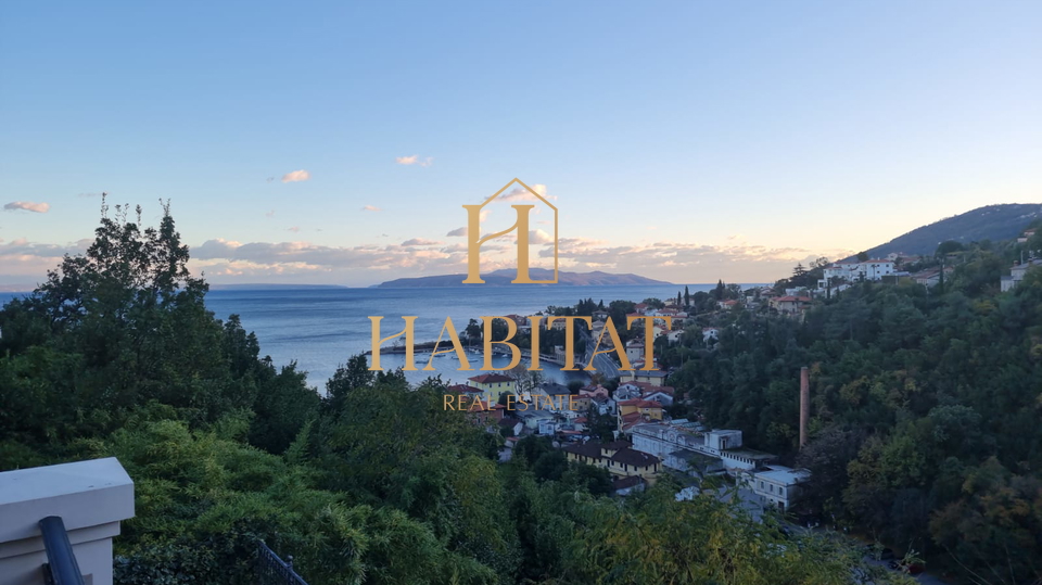 Opatija - I&ccaron;i&cacute;i&comma; eta&zcaron;a vile s velikom terasom i pogledom na more