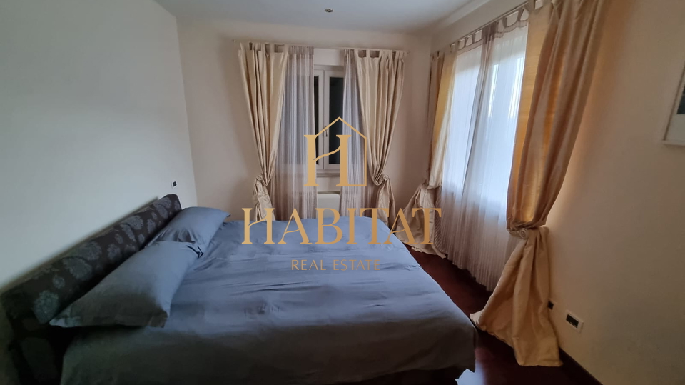 Opatija - I&ccaron;i&cacute;i&comma; eta&zcaron;a vile s velikom terasom i pogledom na more