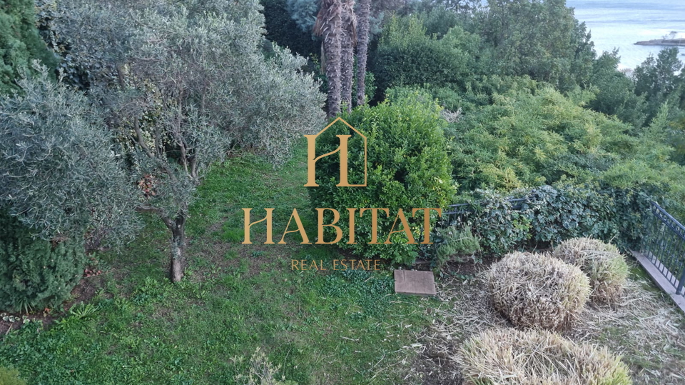 Opatija - I&ccaron;i&cacute;i&comma; eta&zcaron;a vile s velikom terasom i pogledom na more