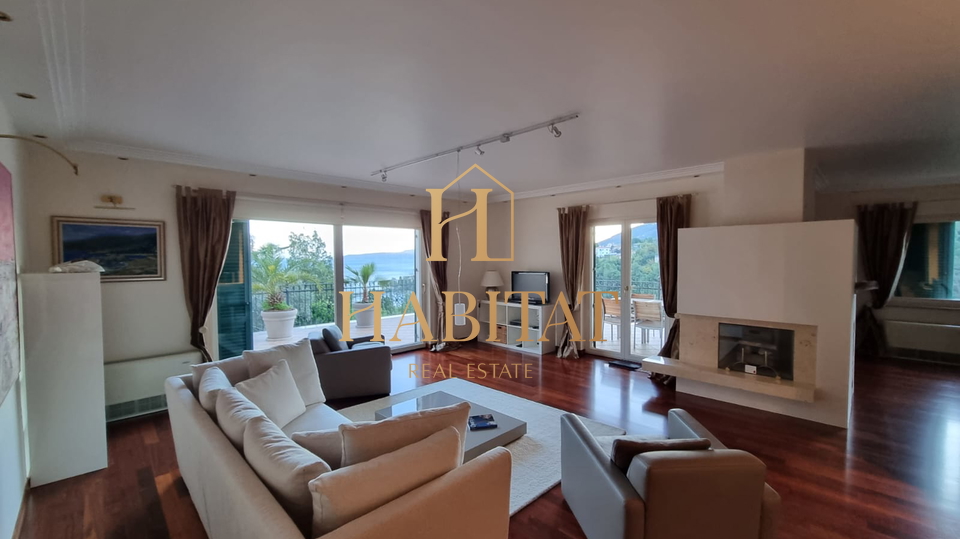 Opatija - I&ccaron;i&cacute;i&comma; eta&zcaron;a vile s velikom terasom i pogledom na more