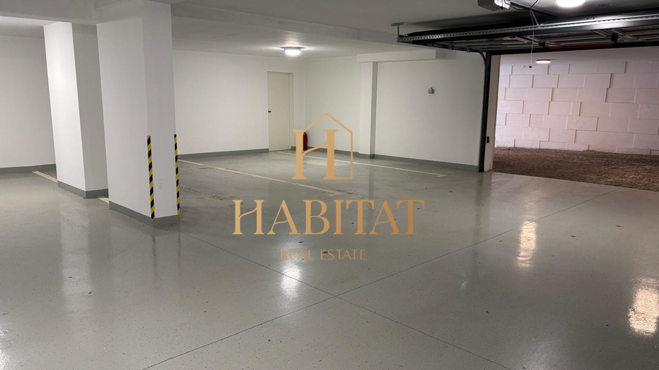 Opatija&comma; luksuzni stan s bazenom&comma; vrtom i pogledom na more