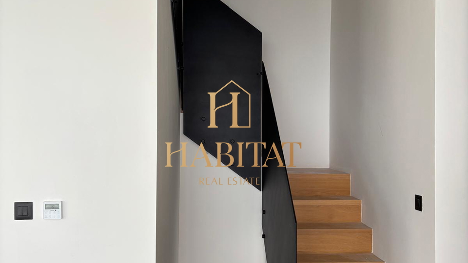 Opatija&comma; luksuzni stan s bazenom&comma; vrtom i pogledom na more